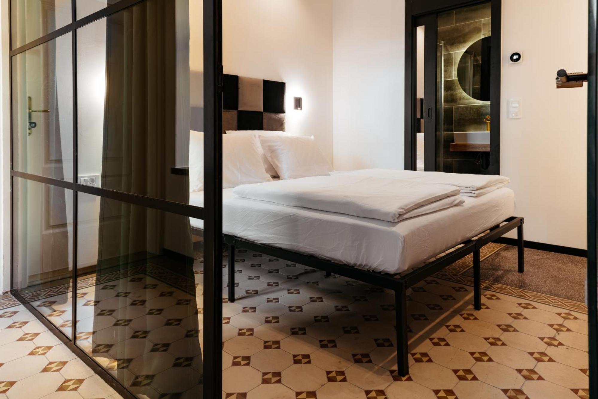 Main Square Apartments & Rooms Марибор Экстерьер фото